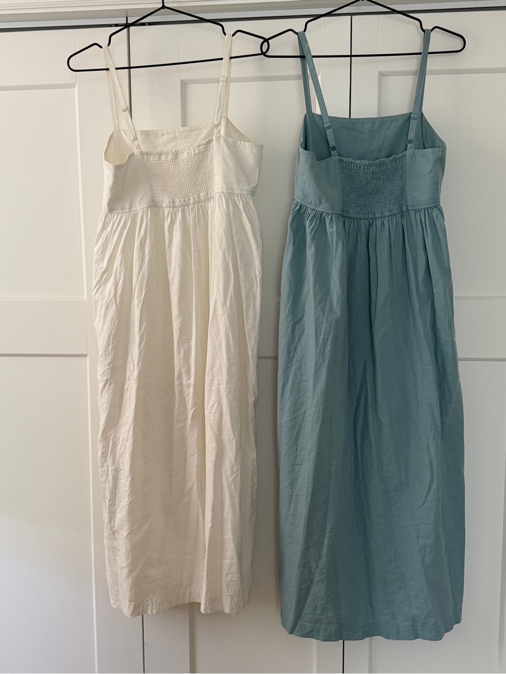 Two Uniqlo Sleeveless Midi Dresses, White and Blue, Cotton Linen - Picture 2 of 5